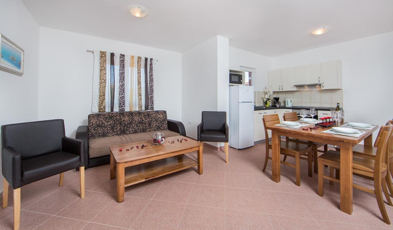 Apartmani Residence Jana Tar-Vabriga Zewnętrze zdjęcie