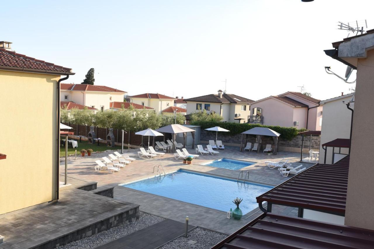 Apartmani Residence Jana Tar-Vabriga Zewnętrze zdjęcie